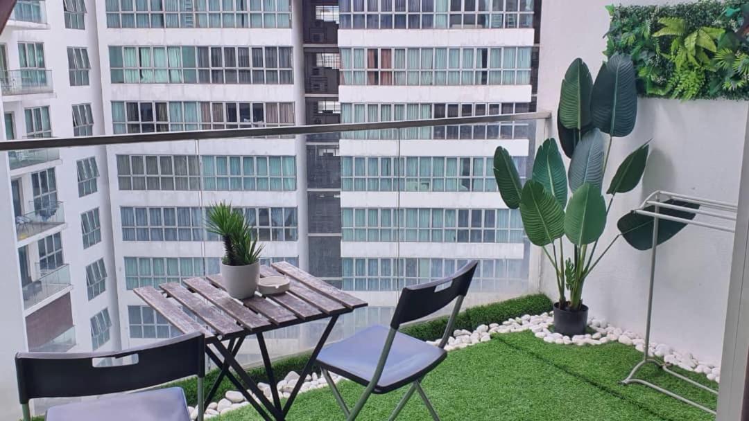 Regalia Suites With Infinity Pool Klcc By Staycation Homes Kuala Lumpur Extérieur photo