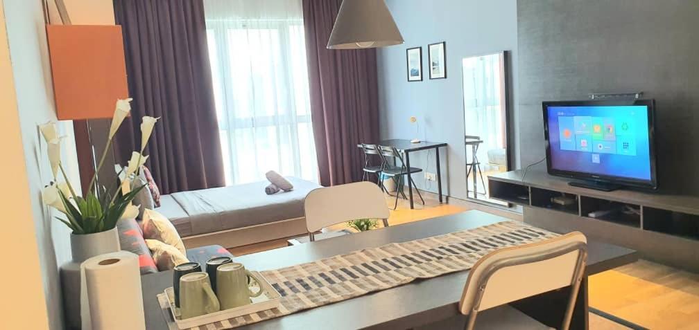 Regalia Suites With Infinity Pool Klcc By Staycation Homes Kuala Lumpur Extérieur photo