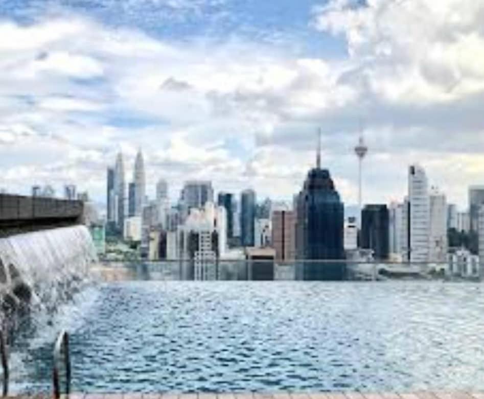 Regalia Suites With Infinity Pool Klcc By Staycation Homes Kuala Lumpur Extérieur photo