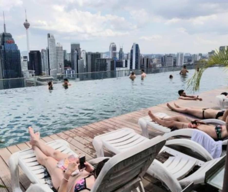 Regalia Suites With Infinity Pool Klcc By Staycation Homes Kuala Lumpur Extérieur photo