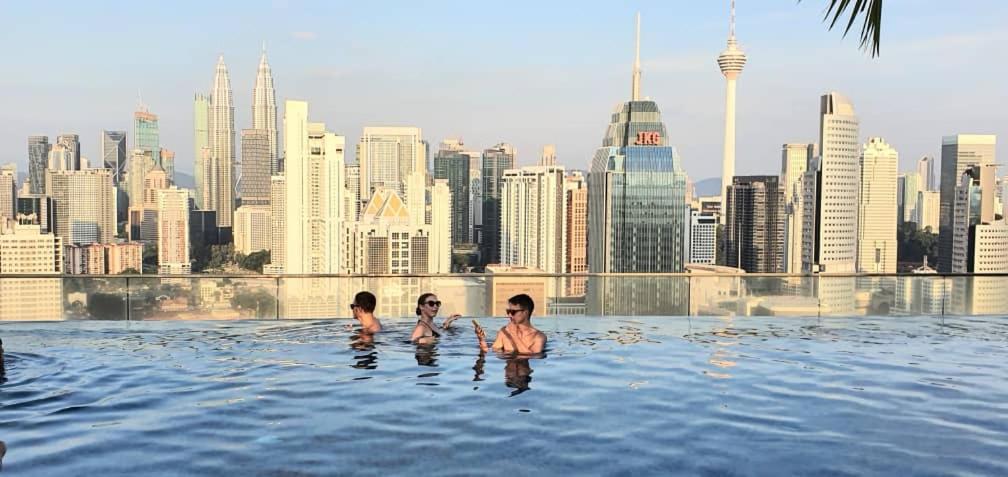 Regalia Suites With Infinity Pool Klcc By Staycation Homes Kuala Lumpur Extérieur photo