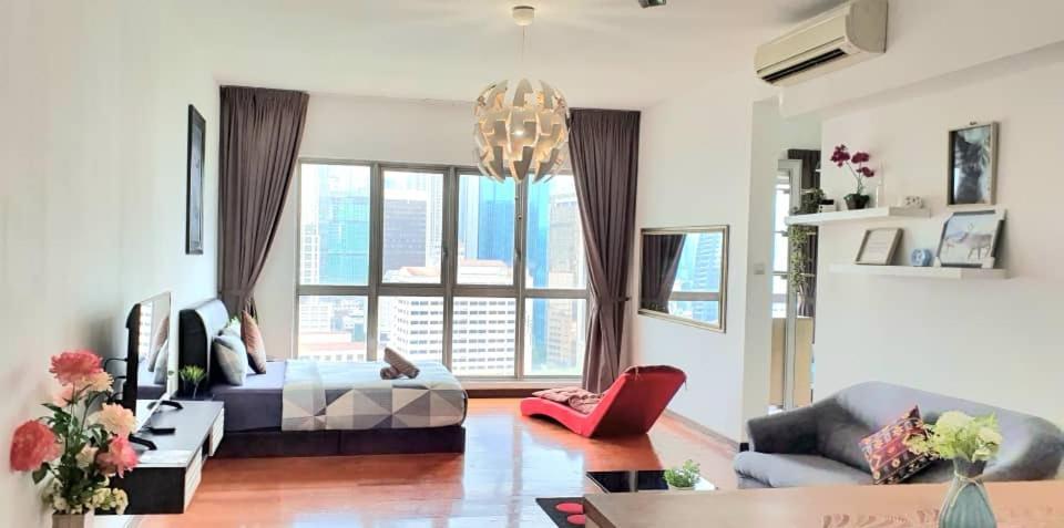 Regalia Suites With Infinity Pool Klcc By Staycation Homes Kuala Lumpur Extérieur photo