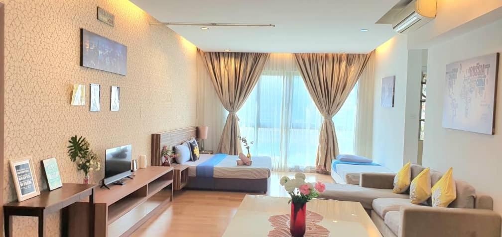 Regalia Suites With Infinity Pool Klcc By Staycation Homes Kuala Lumpur Extérieur photo